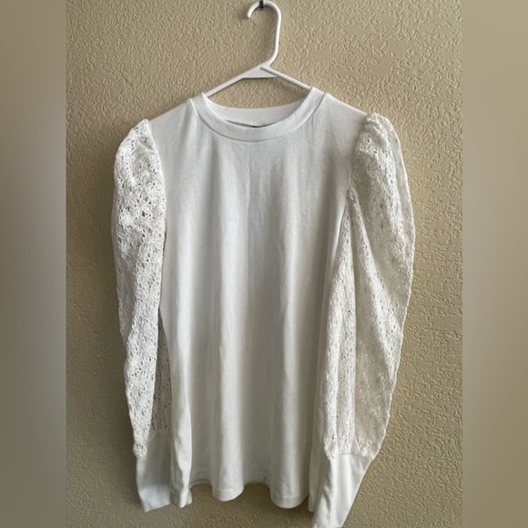 SHEIN Tops - SHEIN 2XL white top with lace sleeve.